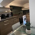 Beautiful Modern Studio In High Street Kensington